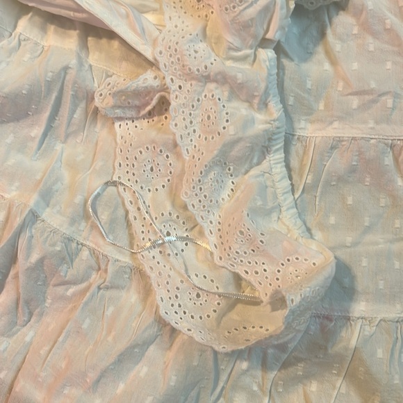 Charming White Top with Ruffle Details - Picture 4 of 7